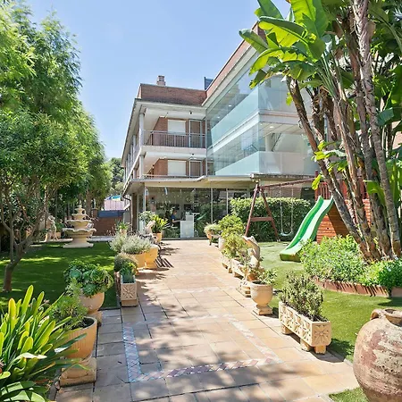 Velor Apartamentos Turisticos * Castelldefels